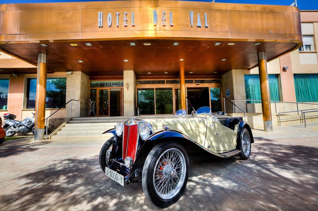 Hotel Del Val - Parking Gratuito Andujar Bagian luar foto